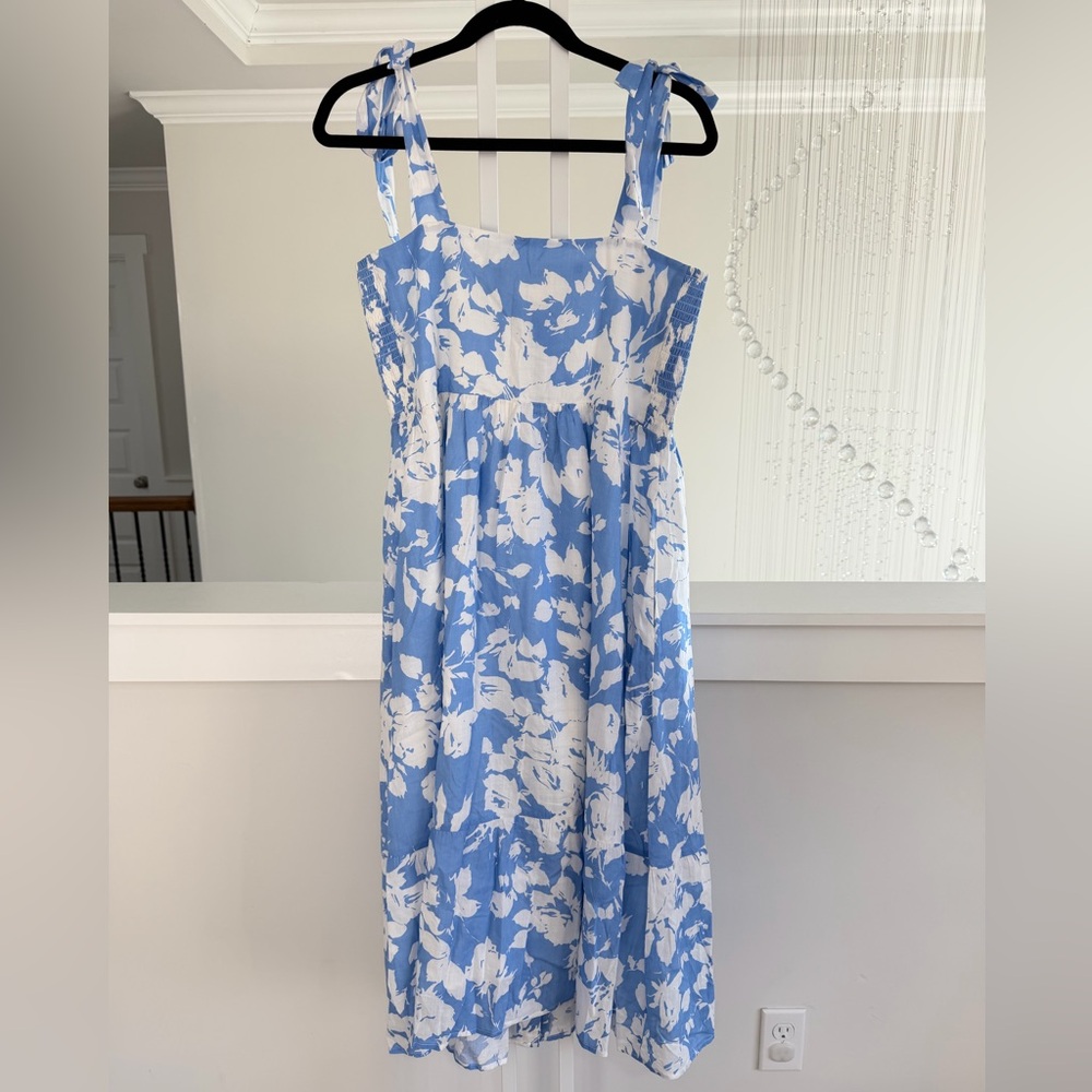 Tuckernuck Hyacinth House Blue and White Dress - Picture 10 of 11